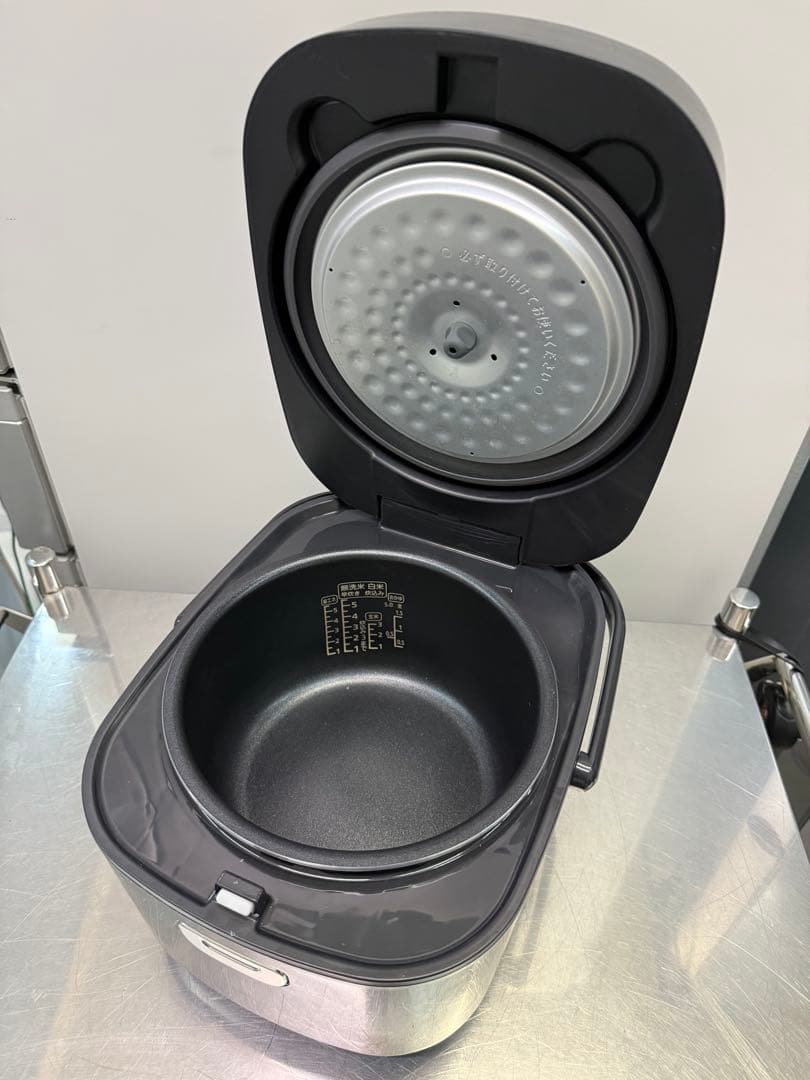 【高年式】2023年式 5.5合 アイリスオーヤマ 炊飯器 RC-MEA50