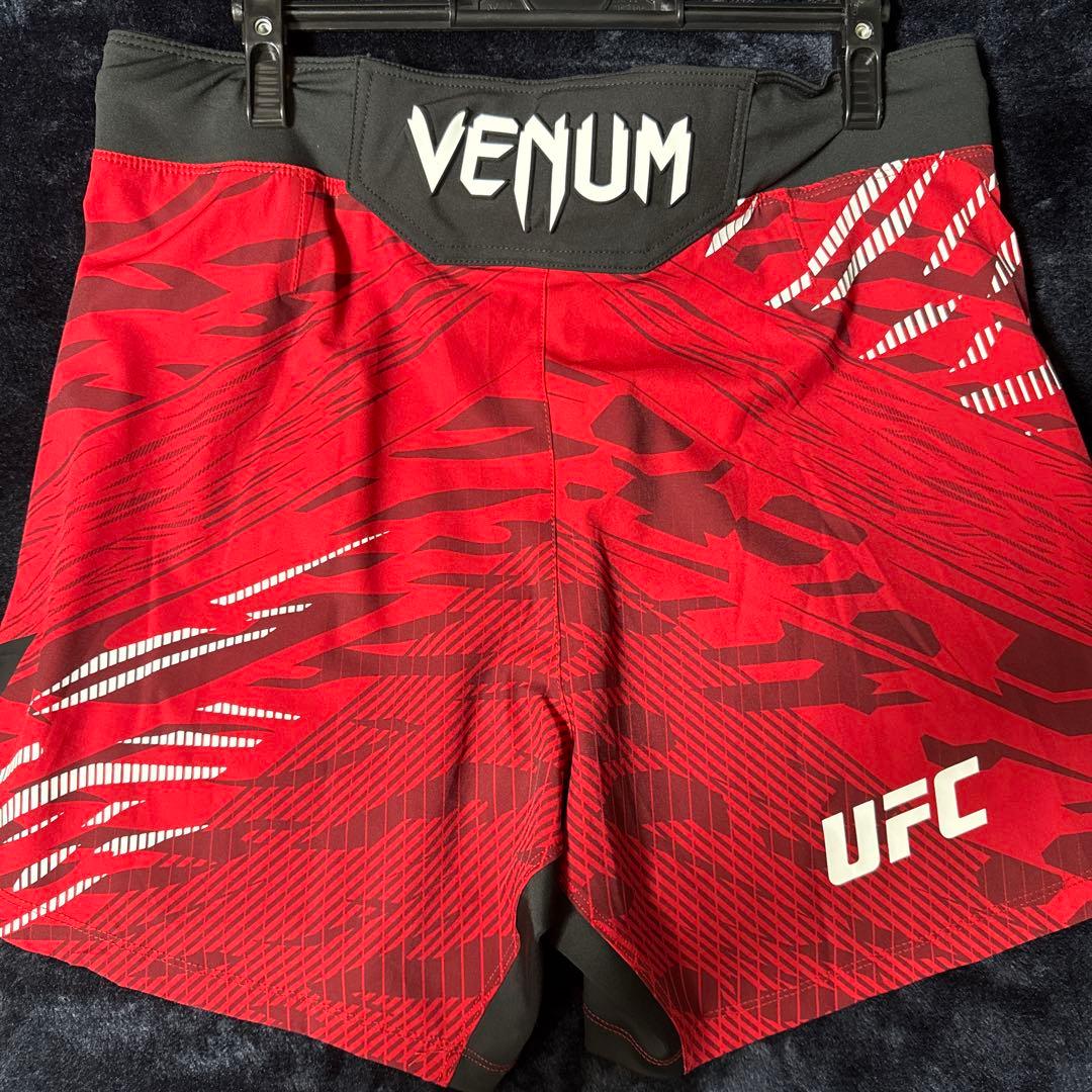 Venum UFC ボクシングショーツ レッド