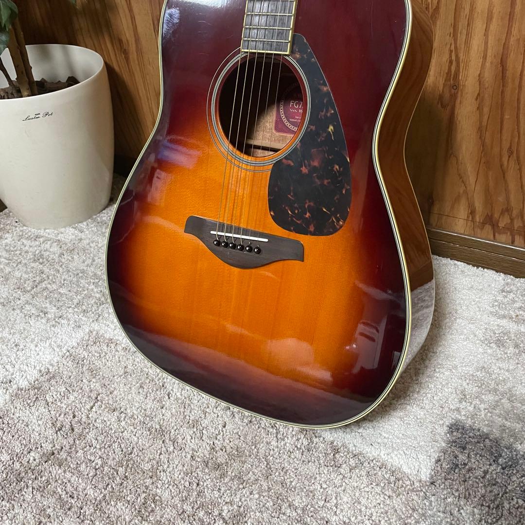都内23区送料無料✨YAMAHA✨ アコースティックギターFG720Sケース付き