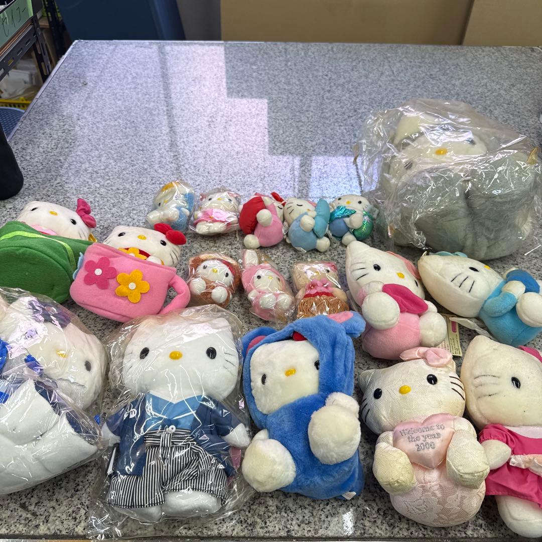 咲*音様 ハローキティ ぬいぐるみ まとめ売り サンリオ 19体セット 小物 格