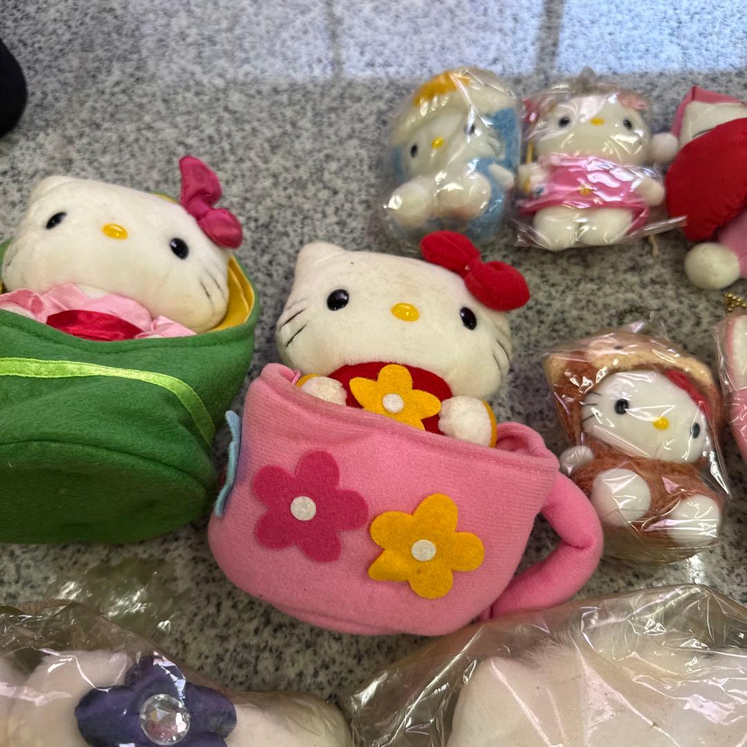 咲*音様 ハローキティ ぬいぐるみ まとめ売り サンリオ 19体セット 小物 格