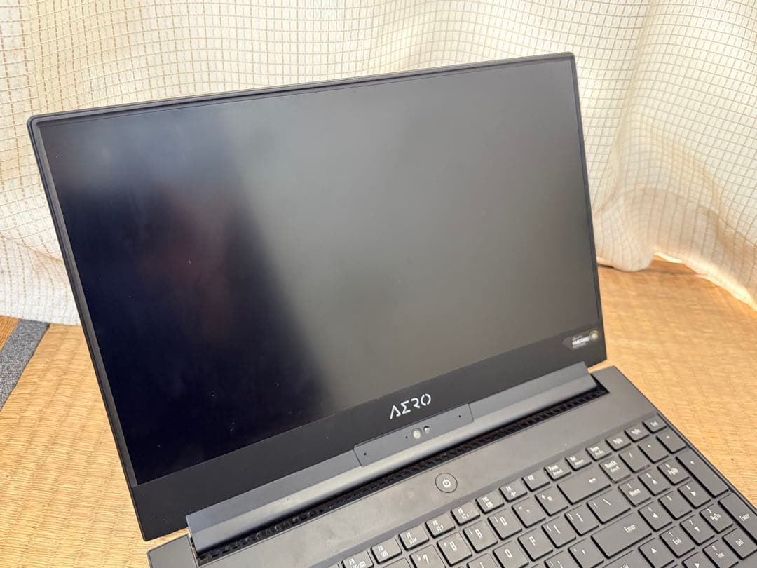 MacBook本体 Gigabyte Aero 15 inch 2018