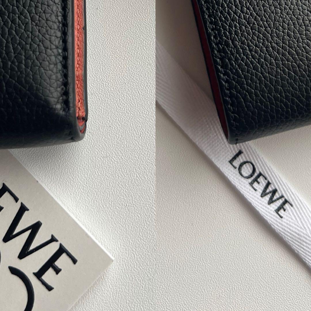 24 美品 LOEWE ロエベ 2つ折り財布