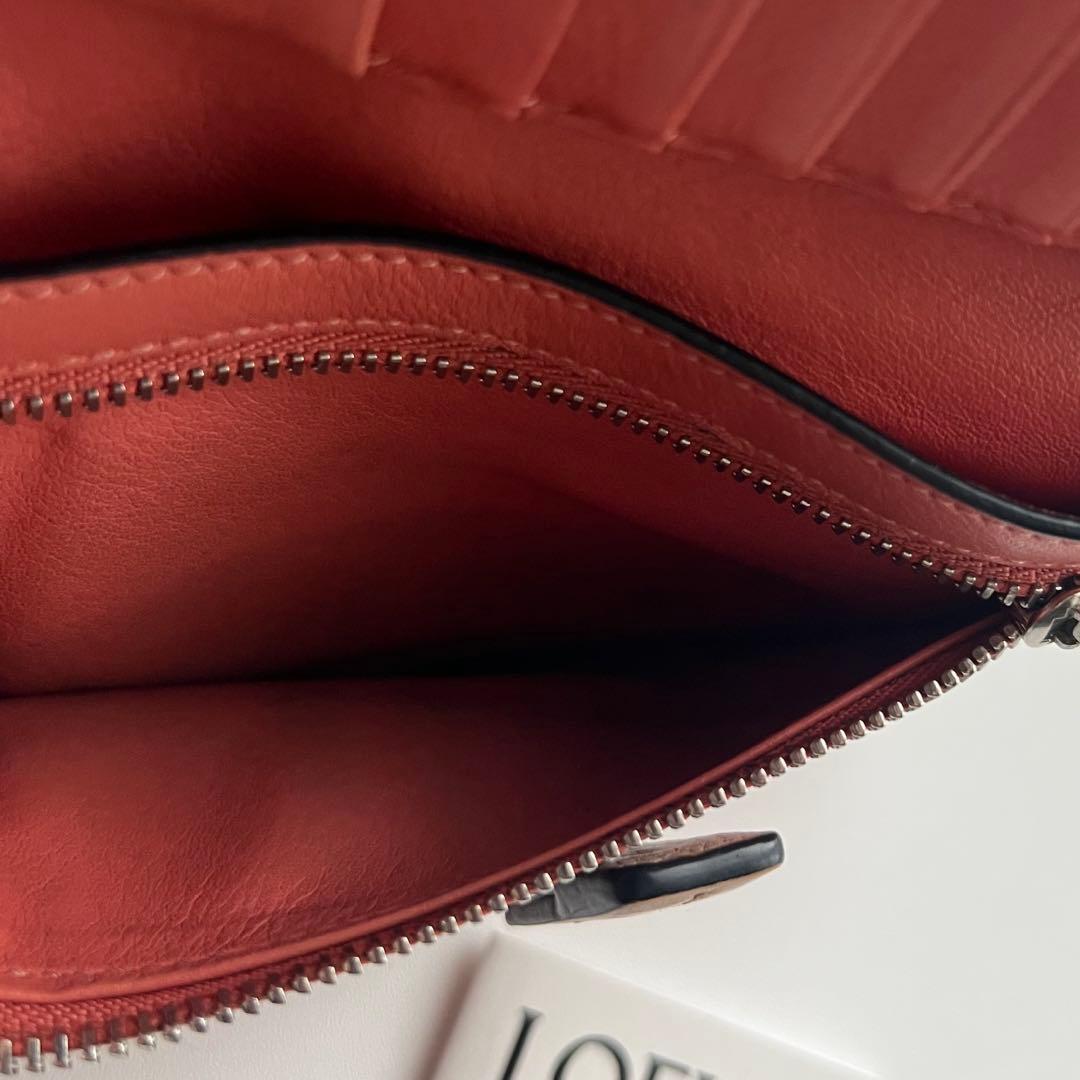 24 美品 LOEWE ロエベ 2つ折り財布