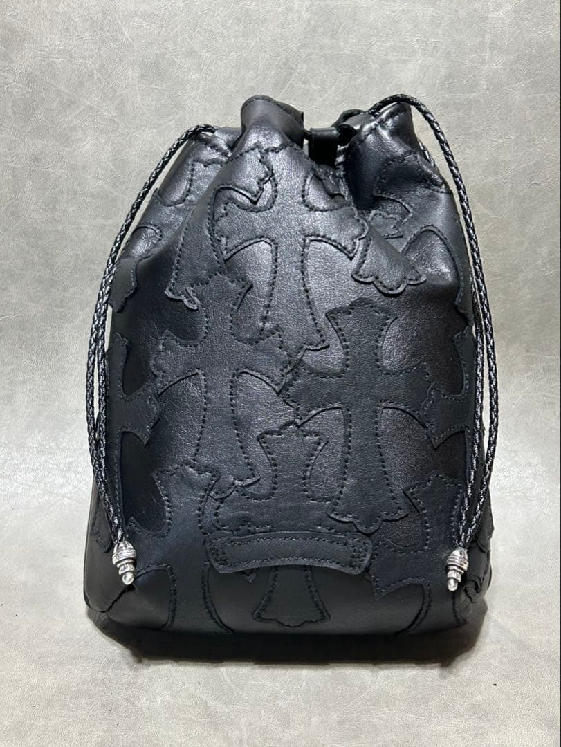 レザー巾着　クロスパッチ、総柄