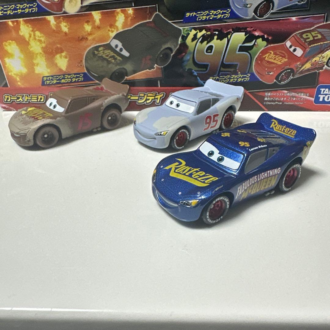 カーズ　トミカ　ライトニング　マックィーンデイ　2019