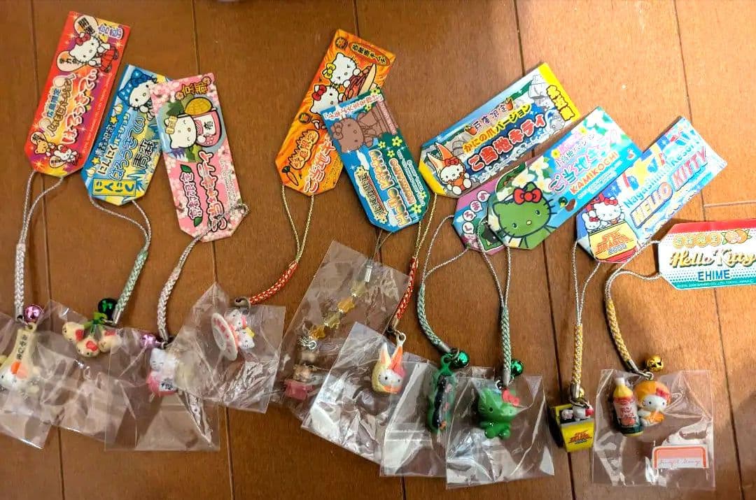 ご当地キティ根付 まとめ売り ハローキティ