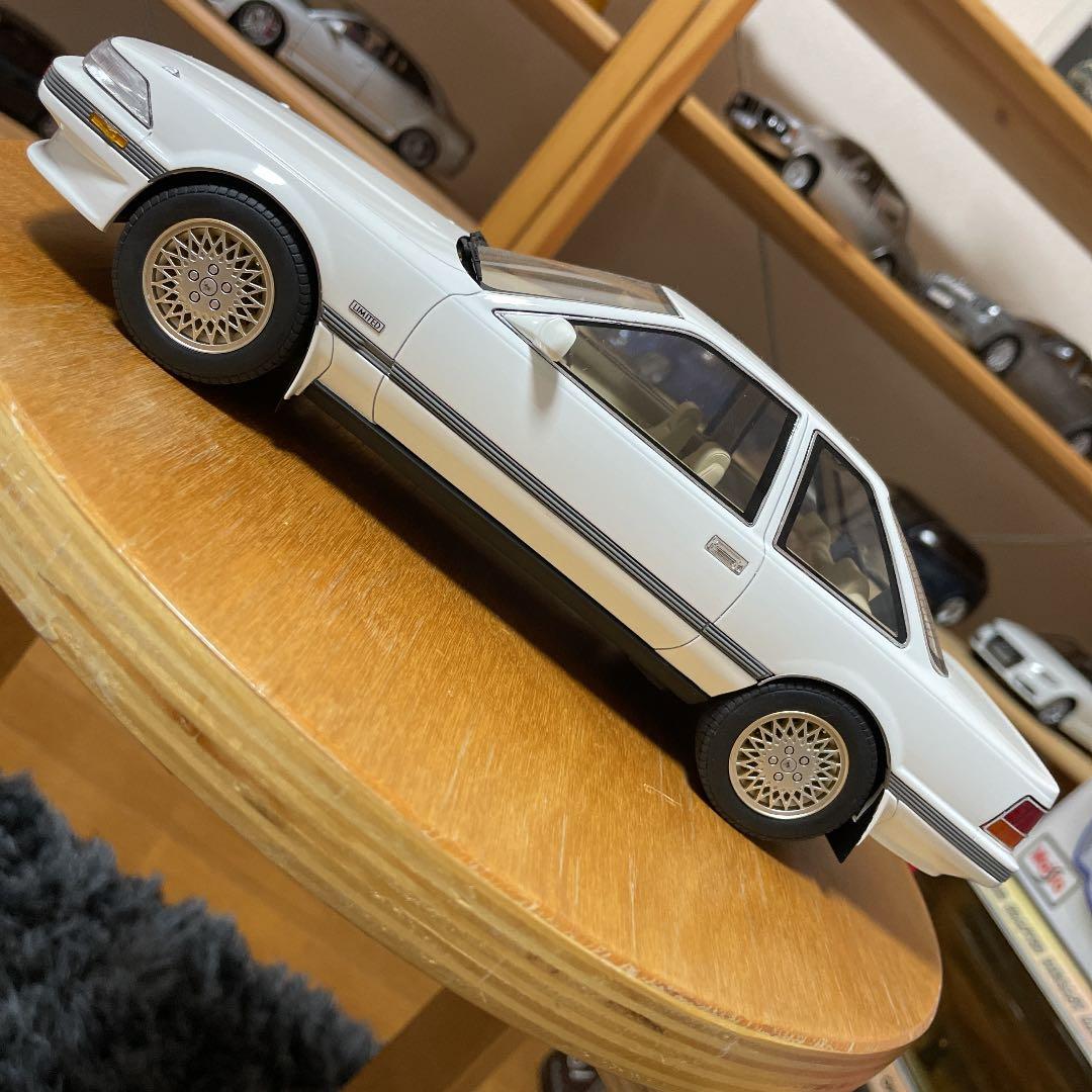 ミニカー 1/18 TOYOTA SOARA 3.0GT-LIMITED