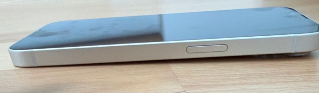 iPhone 13 本体 SIMフリー