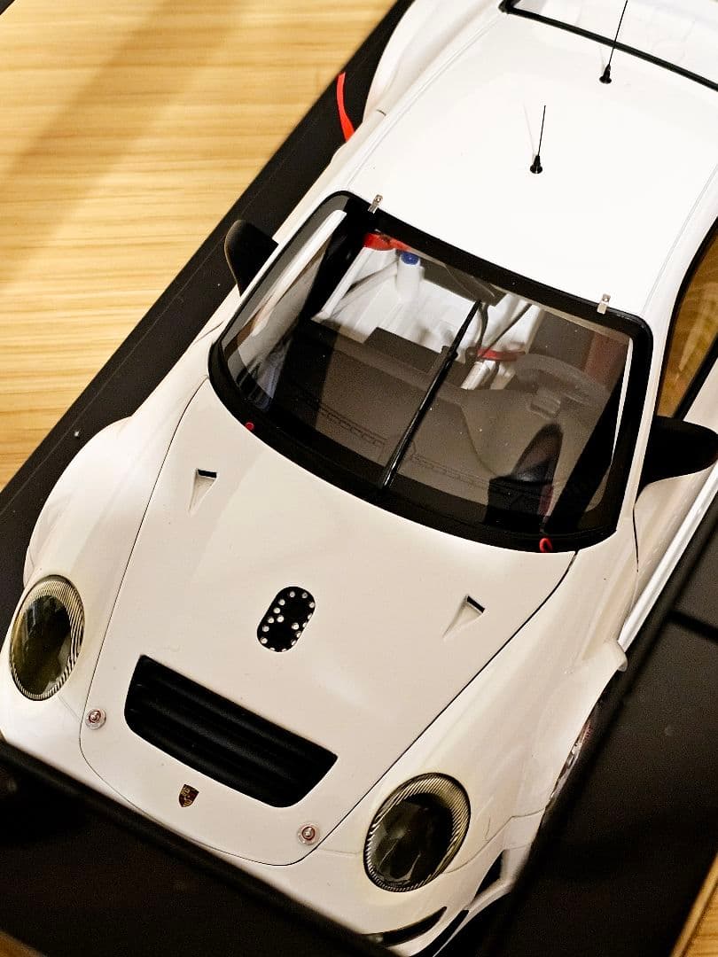 オートアート1/18 ポルシェ911(997) GT3RSR 2009