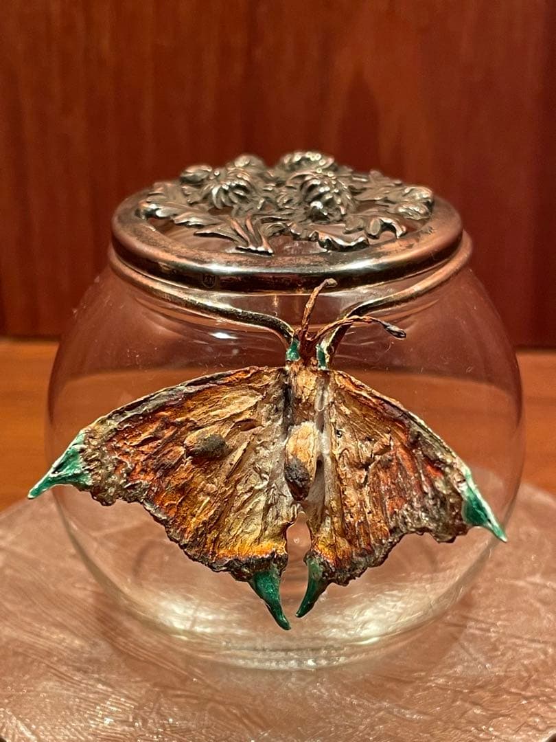シルバー　透かし彫り　蓋付き小物入れ シルバーエナメル　蝶々　銀製品　工芸品