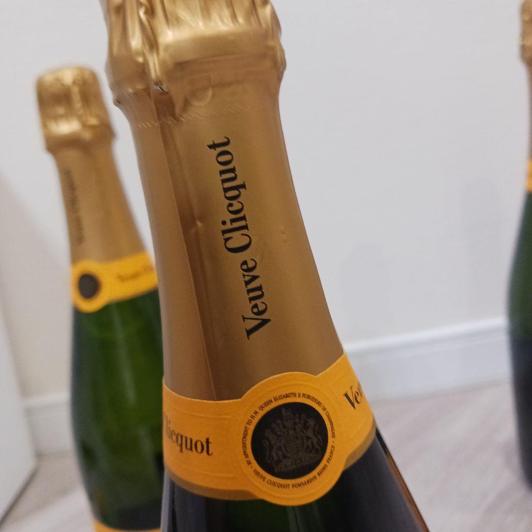 Veuve Clicquot Brut シャンパン 750ml