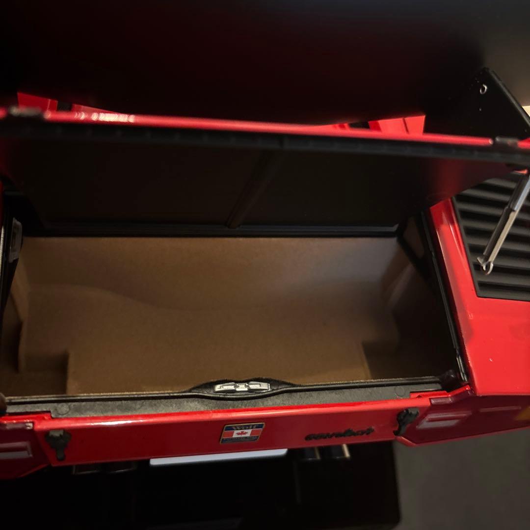 ランボルギーニ・カウンタック 1/8 ミニカー