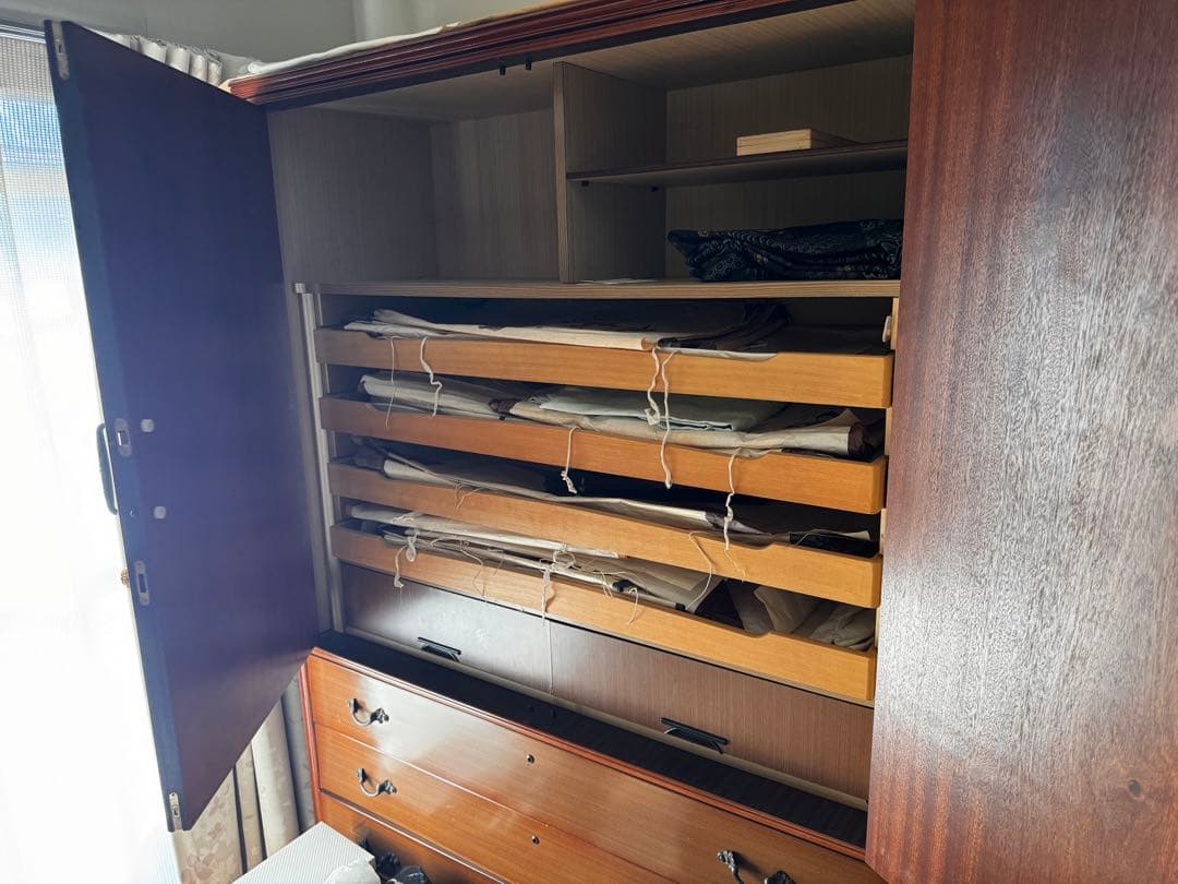 クラシック木製タンス 収納棚付き