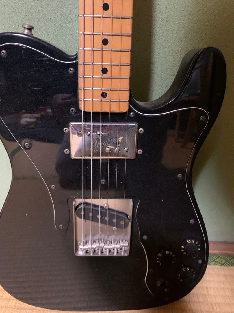 Fender Telecaster ブラックになります。
