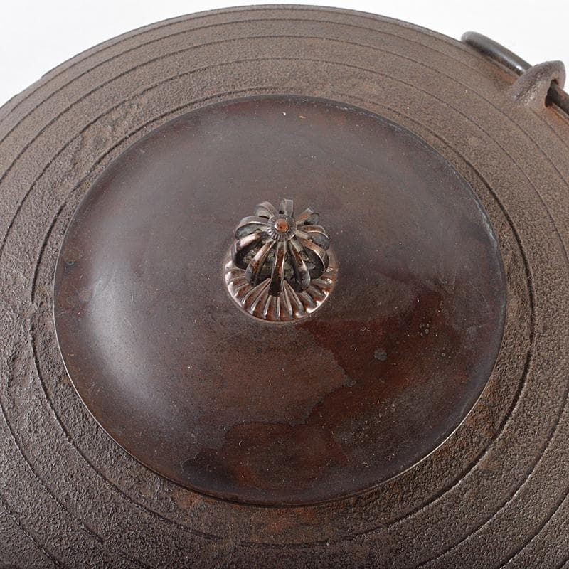 茶道具　人間国宝　釜師　高橋敬典作　平丸筋入釜　鉄釜　共箱　M　R5291B