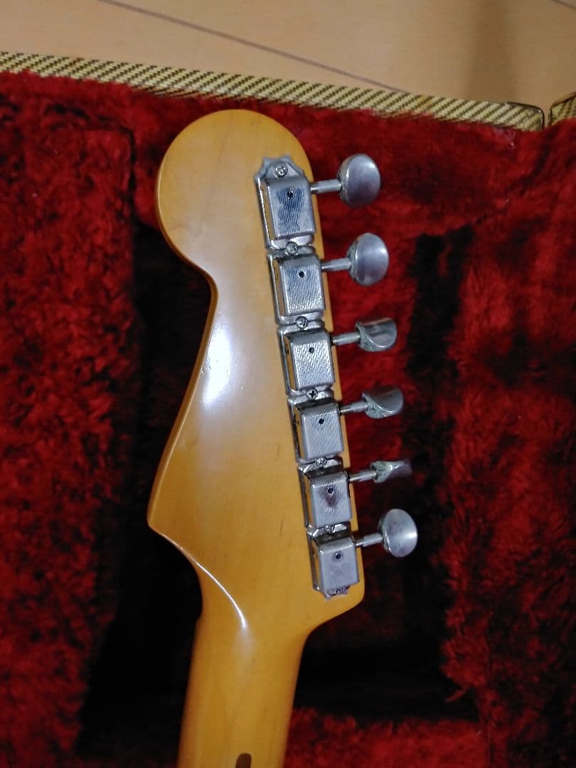 Fender japan　フェンダージャパン　ストラトキャスター　スキャロップ