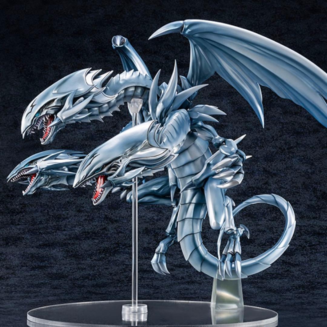 【新品未開封】遊戯王 青眼の究極竜 フィギュア あみあみ AMAKUNI