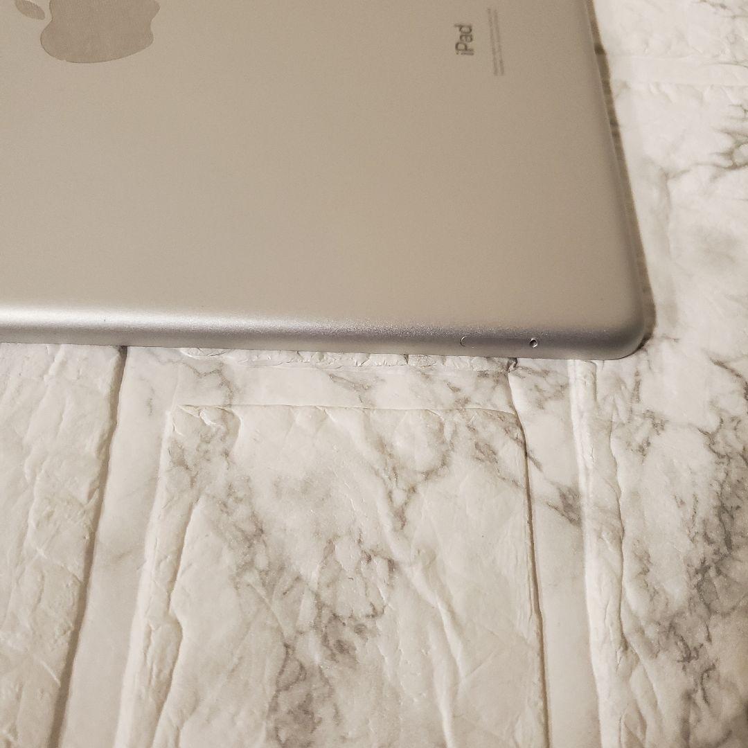 262 iPad 7世代 128GB SIMフリー シルバー