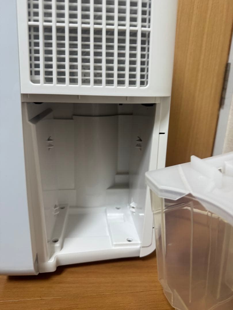 SHARP シャープ　衣類除湿乾燥機　CM-L100 除湿機　2021年製