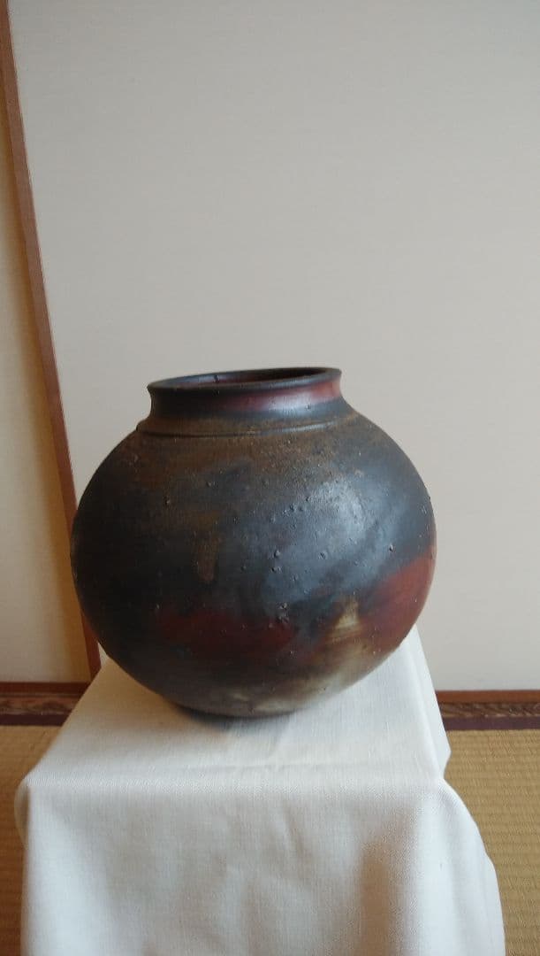 岡山県無形文化財保持者の松井興之(ともゆき)氏の備前大壺です