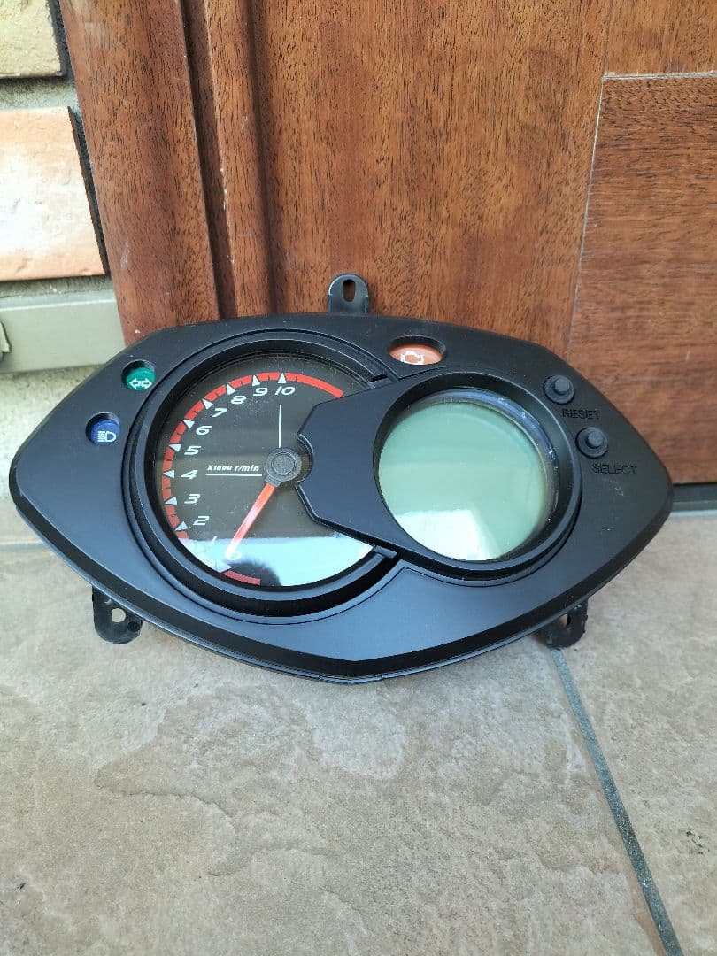 シグナスX　2型　新品未使用メーター　10ピン