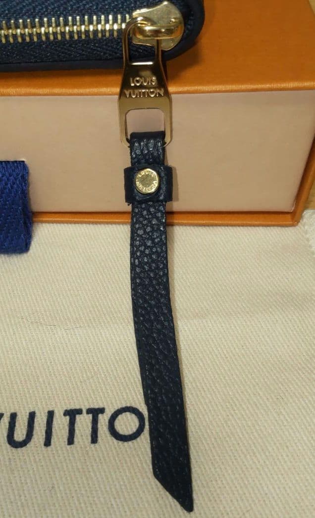 三連休限定値下げ☆未使用☆ヴィトン ジッピーパース モノグラムアンプラント