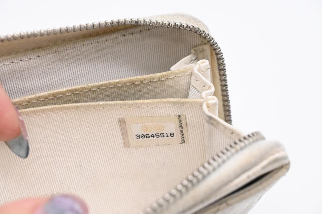 CHANEL　シャネル　キャビアスキン　ラウンドジップ　ココマーク