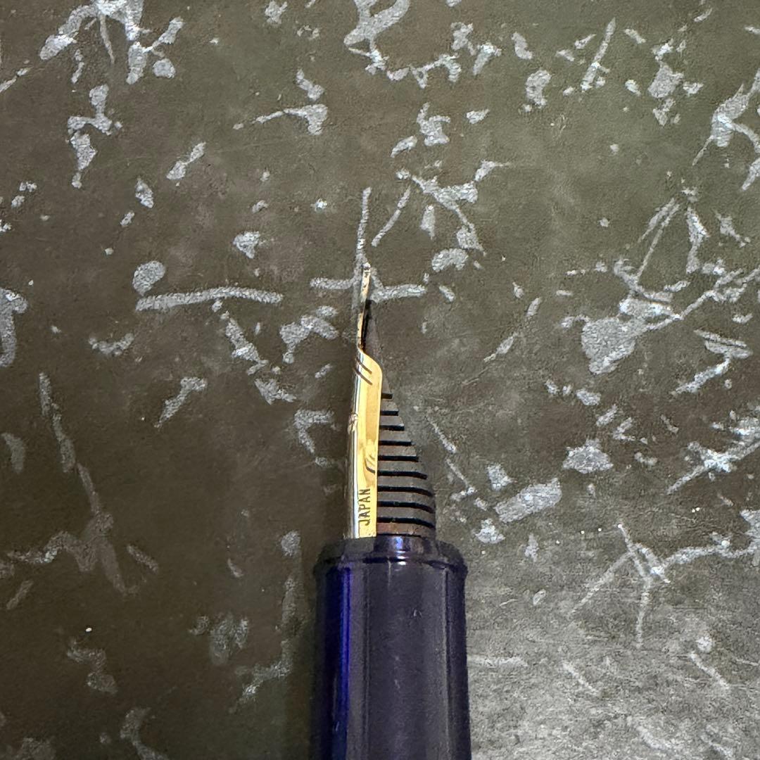 使用品　PLATINUM プラチナ 万年筆 青 金メッキ　センチュリー3776