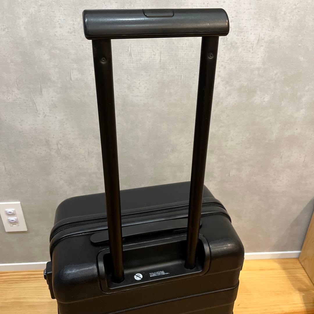 無印良品　キャリーバーの高さを自由に調節できるハードキャリー　黒　33L 鍵付き