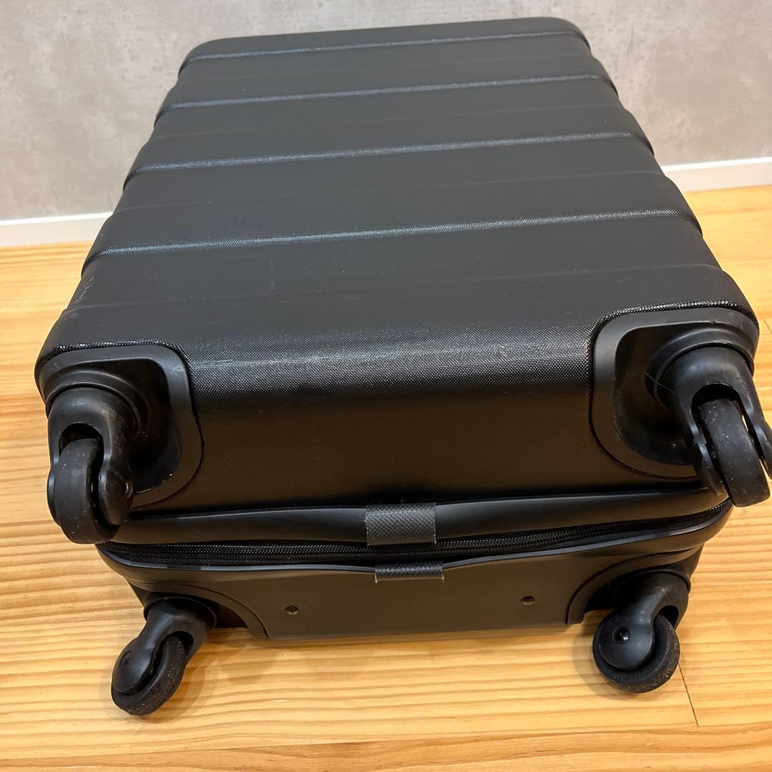 無印良品　キャリーバーの高さを自由に調節できるハードキャリー　黒　33L 鍵付き