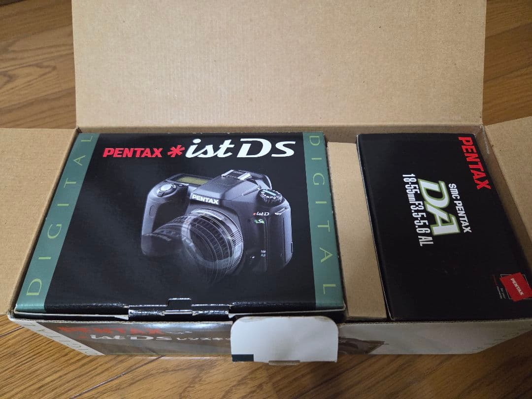 PENTAX istDs デジタル一眼レフカメラ 本体とレンズ付き