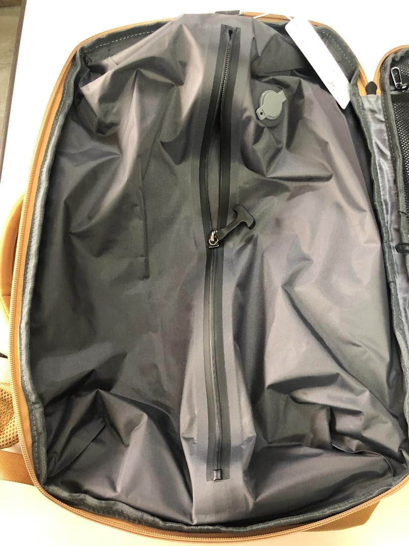 真空圧縮リュックサック(キャメル)　30×17×46(cm) ★ポンプ無★