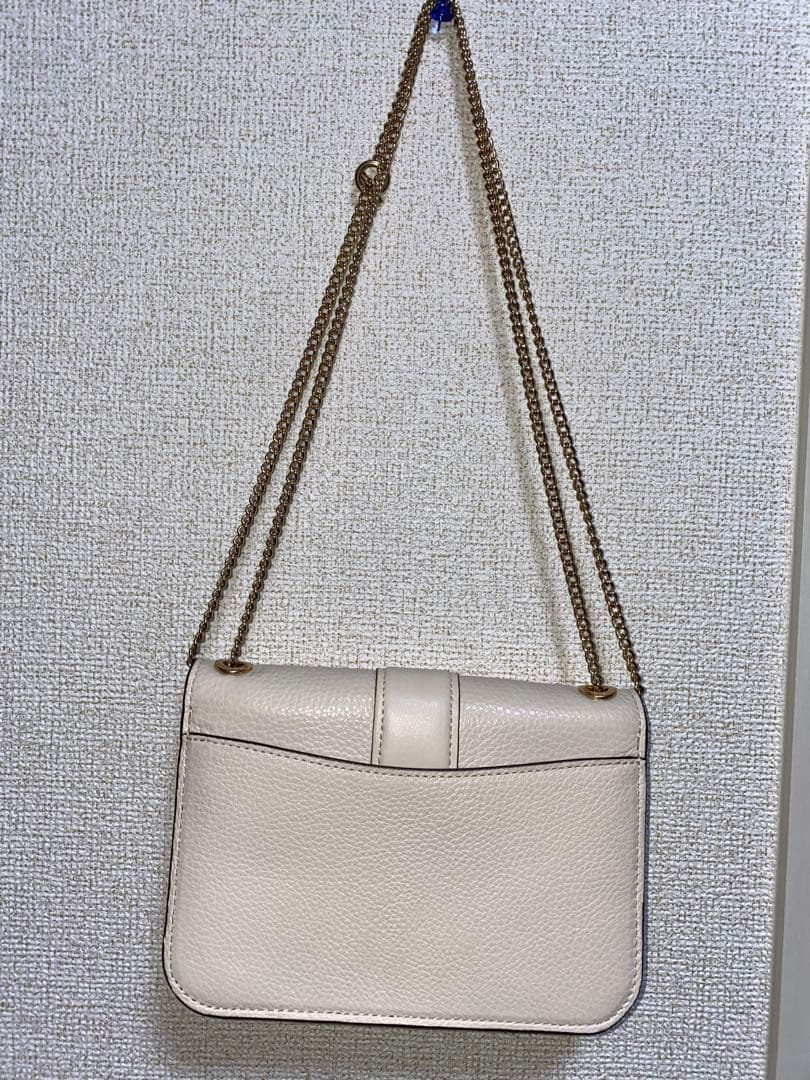 COACH ホワイトレザー ショルダーバッグ 馬車ロゴ ゴールドチェーン 美品