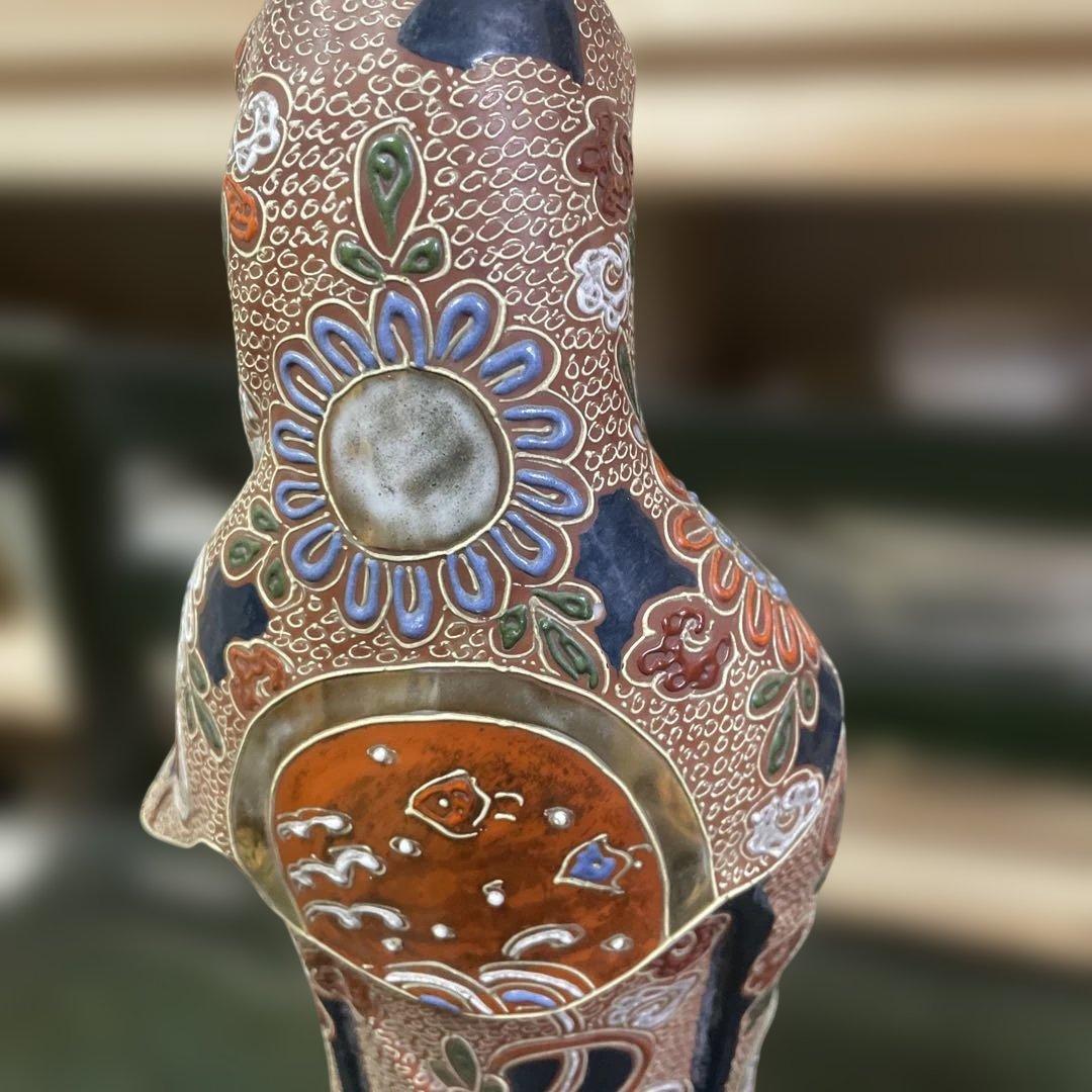 石川県九谷焼観音像　装飾的な陶器の女性像　日本美術　日本伝統工芸品