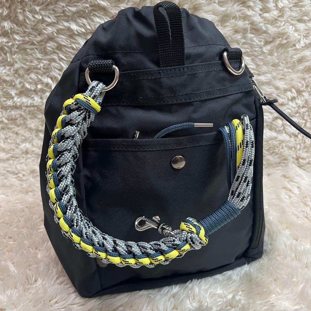 【極美品】ザッツ　zattu LUGUN ショルダーバッグ　巾着　ミニ　カラビナ