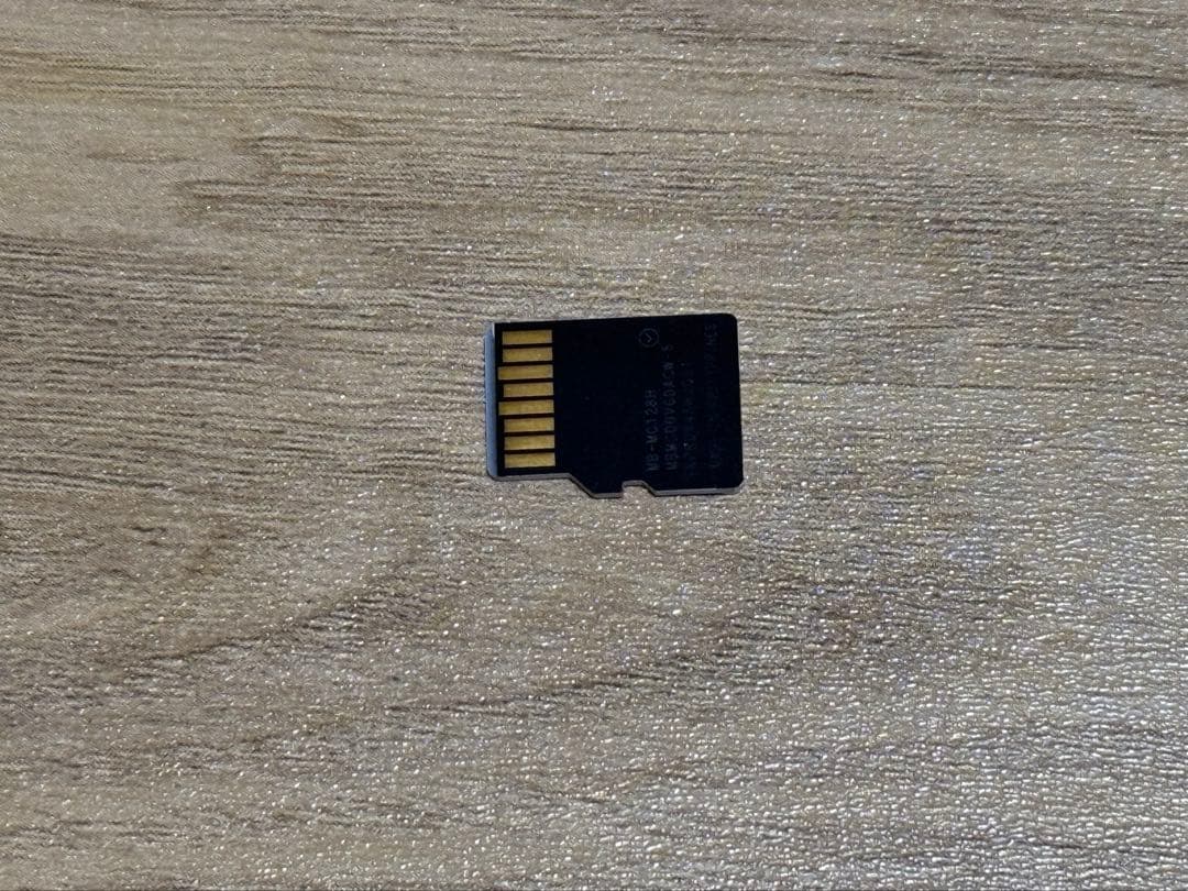 スイッチ本体＋マイクロSDカード128GB＋純正キャリングケース