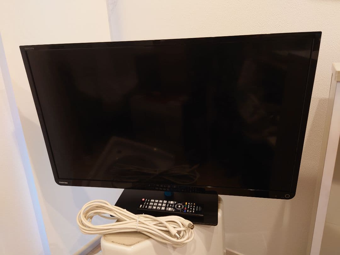 【美品】TOSHIBA/東芝 液晶テレビ REGZA 32型 32S7 付属品