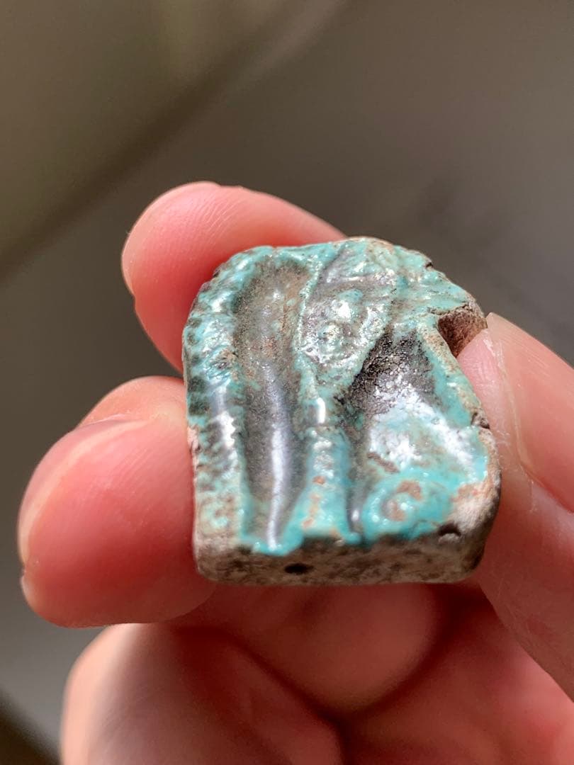 古代エジプト　副葬品　ホルスの目　ガンダーラ　スカラベ　ウシャブティ　出土　根付