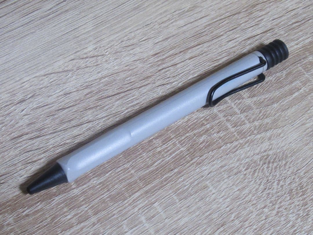 ラミーサファリボールペン　グレー