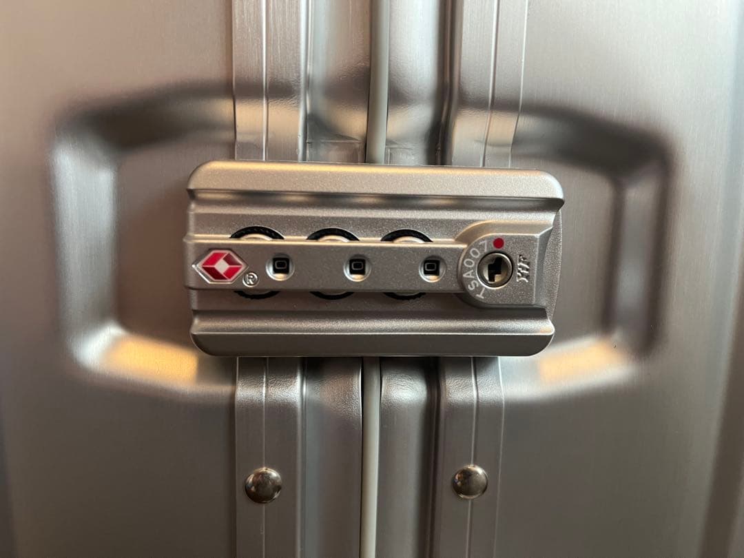 新品未使用メルセデスベンツ　キャリーケース　65リットル