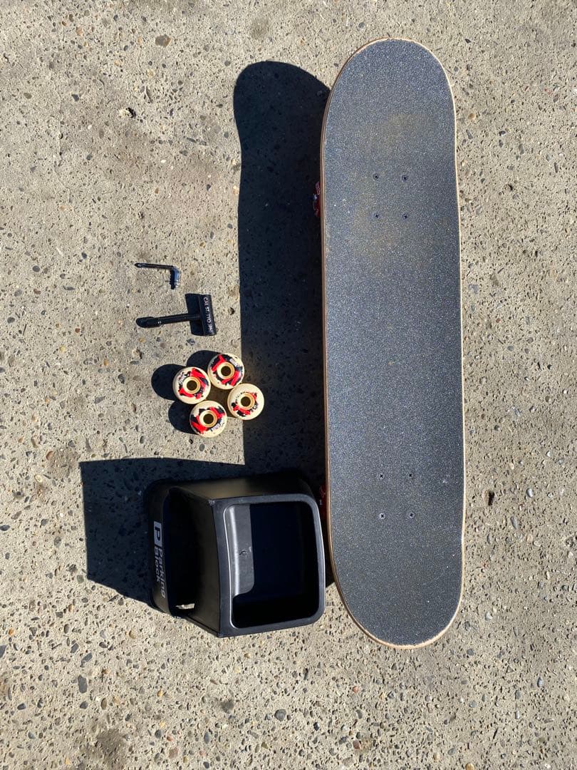 CALIFORNIA STREET スケボーコンプリート　ホルダー・工具付き