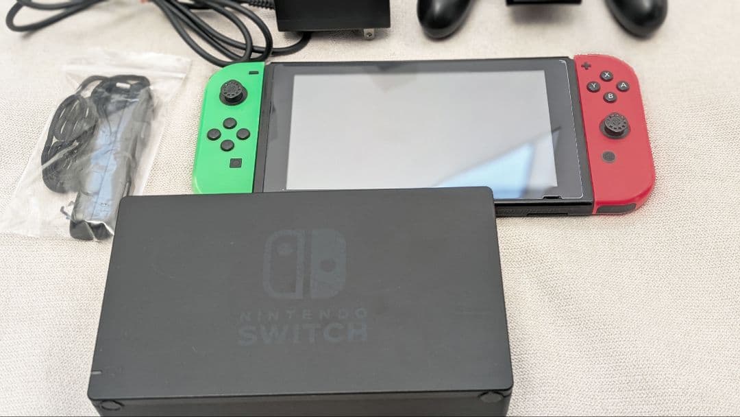 Nintendo Switch 本体 赤/緑 付属品付き