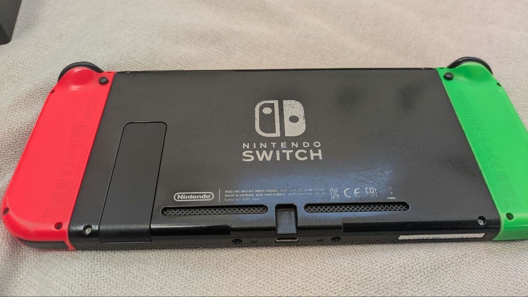 Nintendo Switch 本体 赤/緑 付属品付き