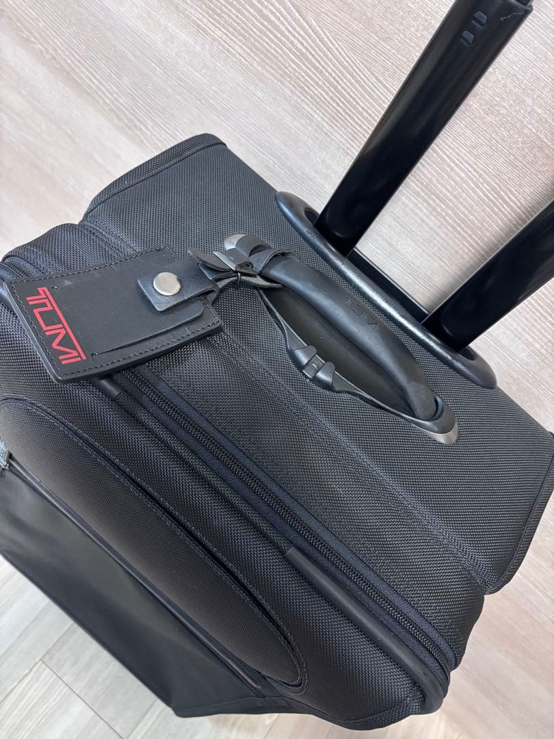 A*A様 美品 TUMI ブラック キャリーケース　22022D4