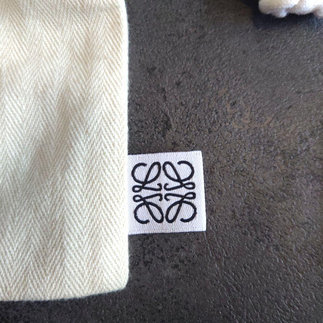 【新品未使用】LOEWE ブローチ ゴールド