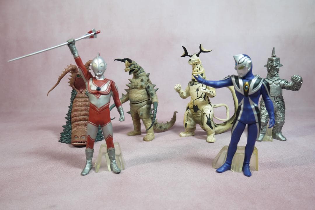 アルティメットモンスターズ　ソリッド　ウルトラマン　怪獣　6体