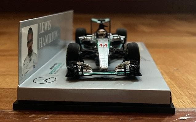 ミニチャンプス 1/43 メルセデス W06 ハミルトン ベルギーGP 2015