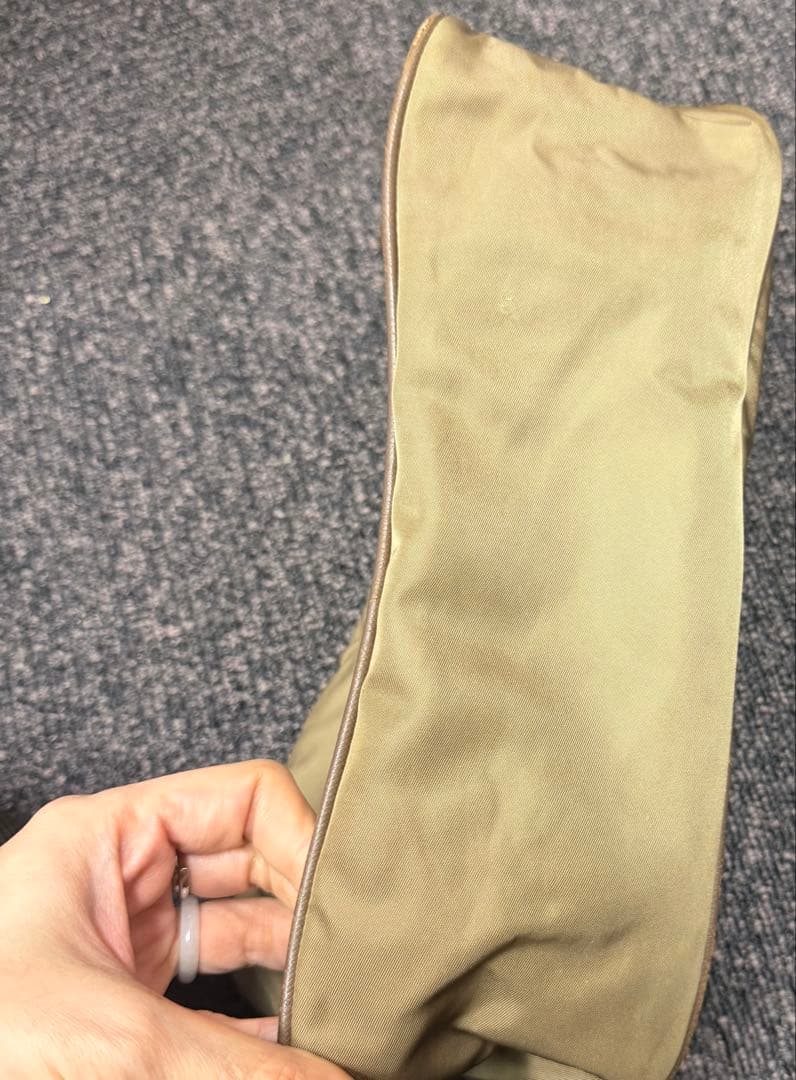 PRADA ナイロンショルダーバッグ ベージュ