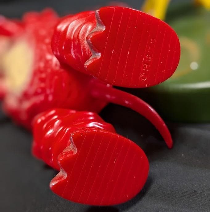 東京タワーガラモン赤「ウルトラQ」登場怪獣（Ｍ１号）台座付ソフビフィギュア非売品